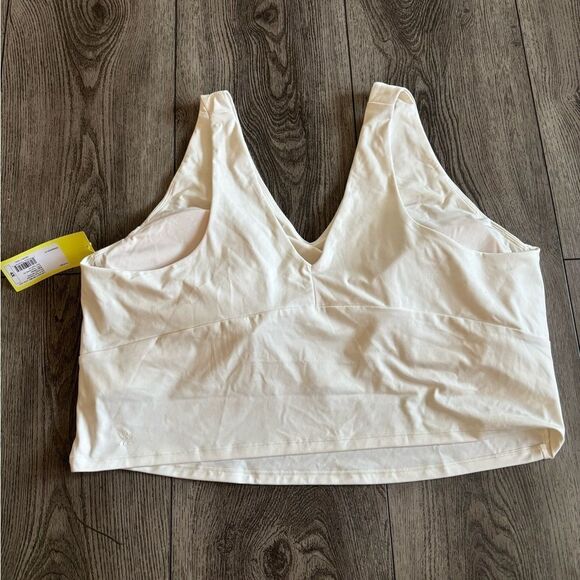 All in motion White V-Neck Sleeveless Top - Picture 2 of 5